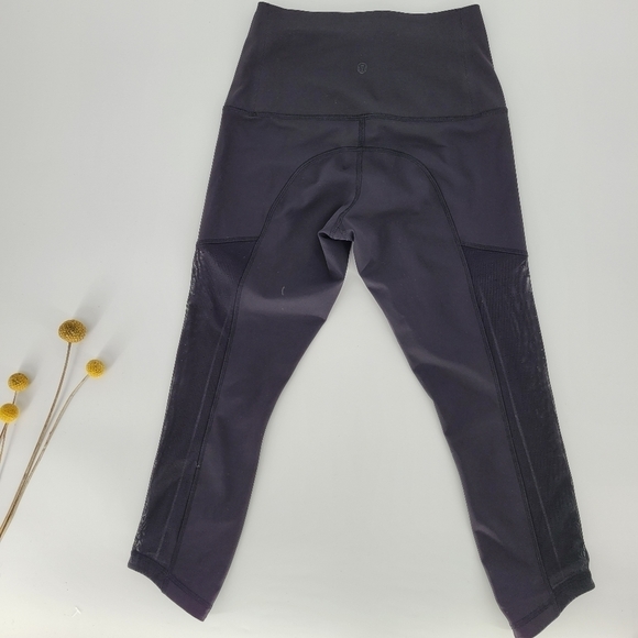 LULULEMON Hot to street mesh crop leggings… - Picture 3 of 8